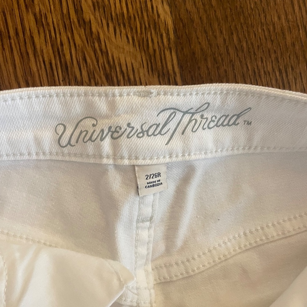 Universal Thread Denim shorts Size 26R/2  White with B & W Details - Picture 5 of 5